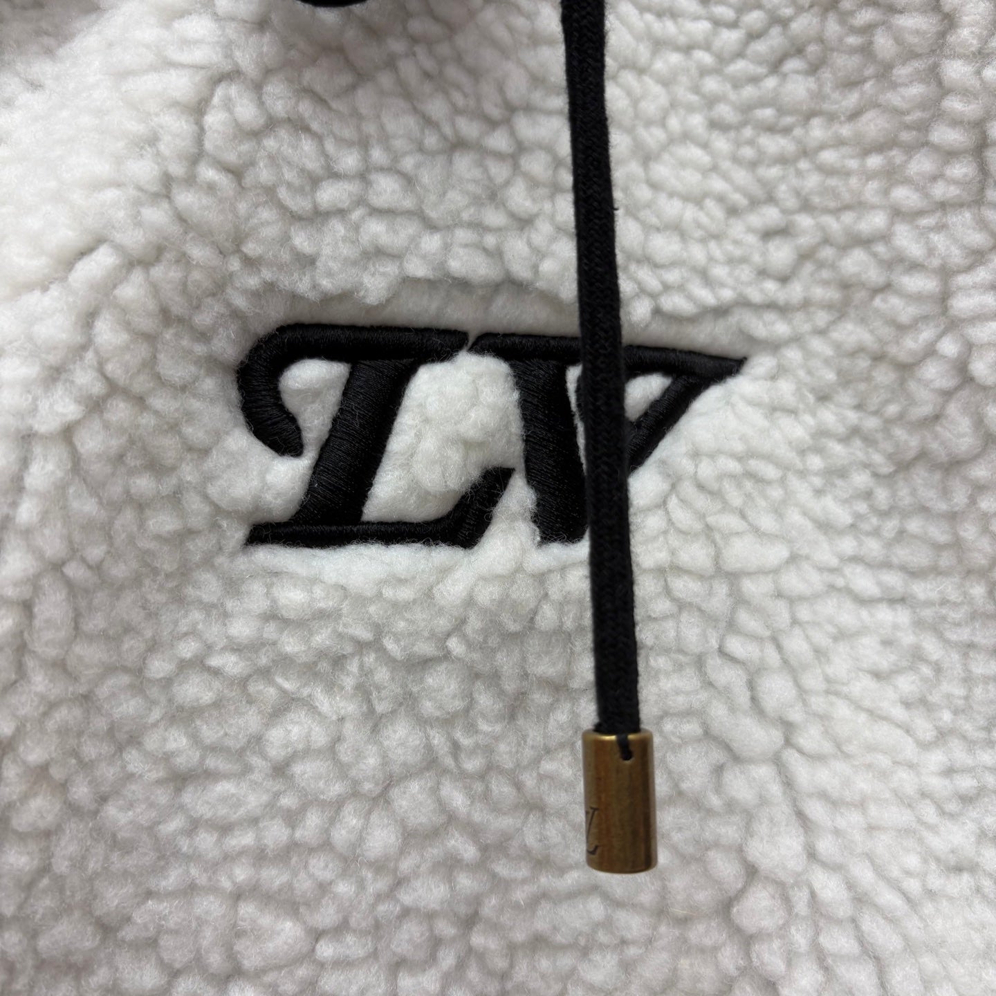 Detachable-sleeve Vest