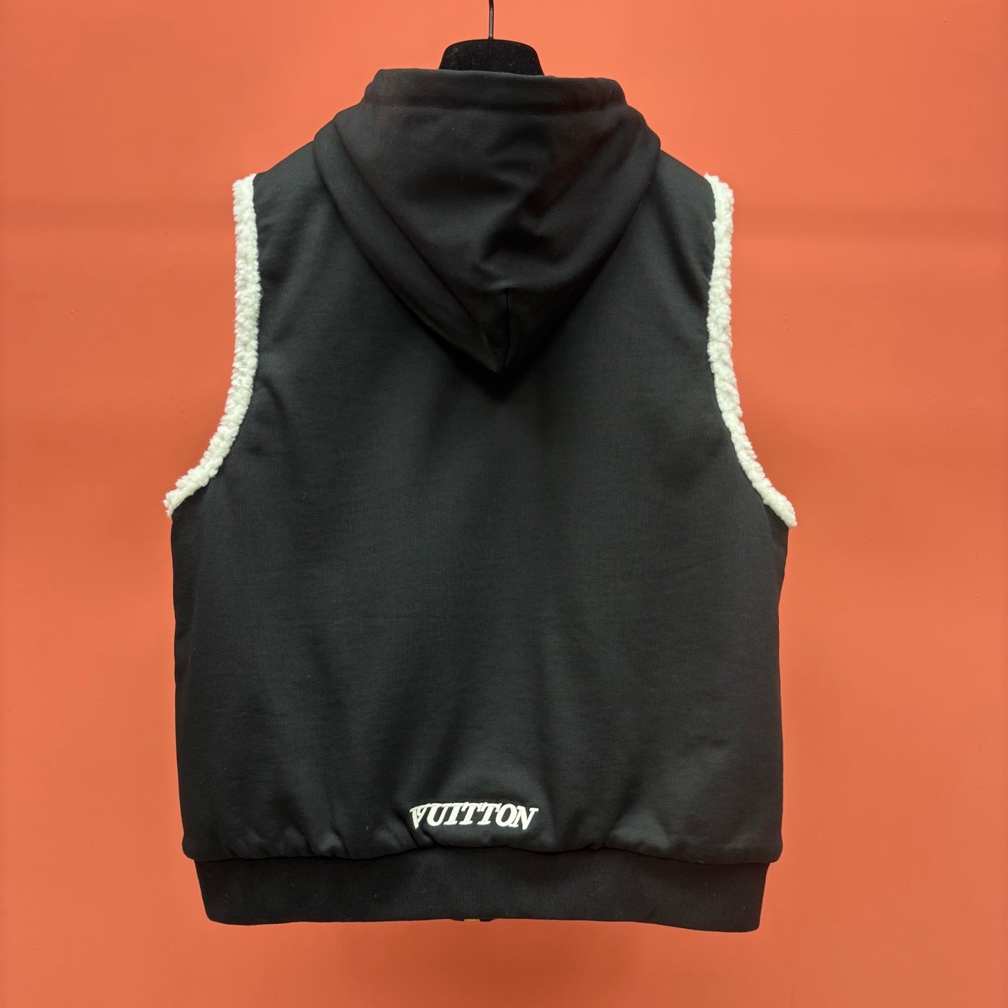 Detachable-sleeve Vest