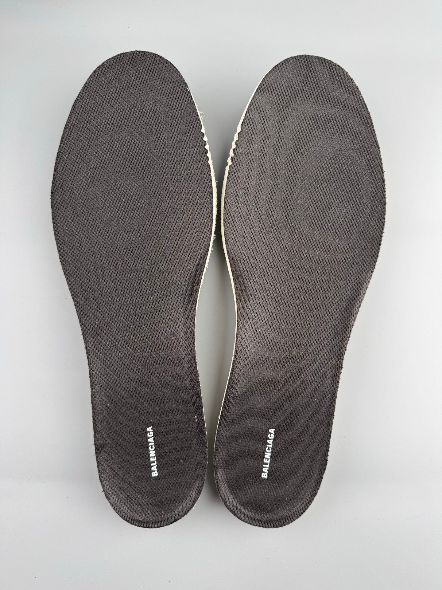 Casual shoes