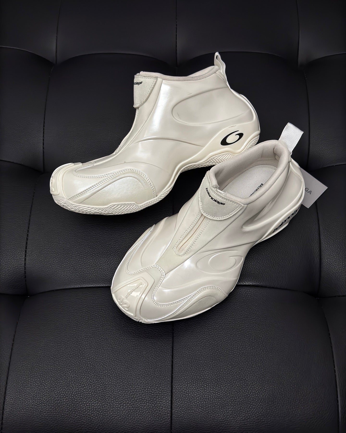 Casual shoes