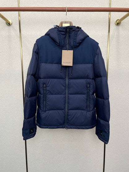 Detachable-sleeve down jacket