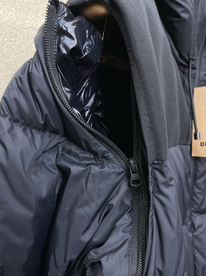 Detachable-sleeve down jacket