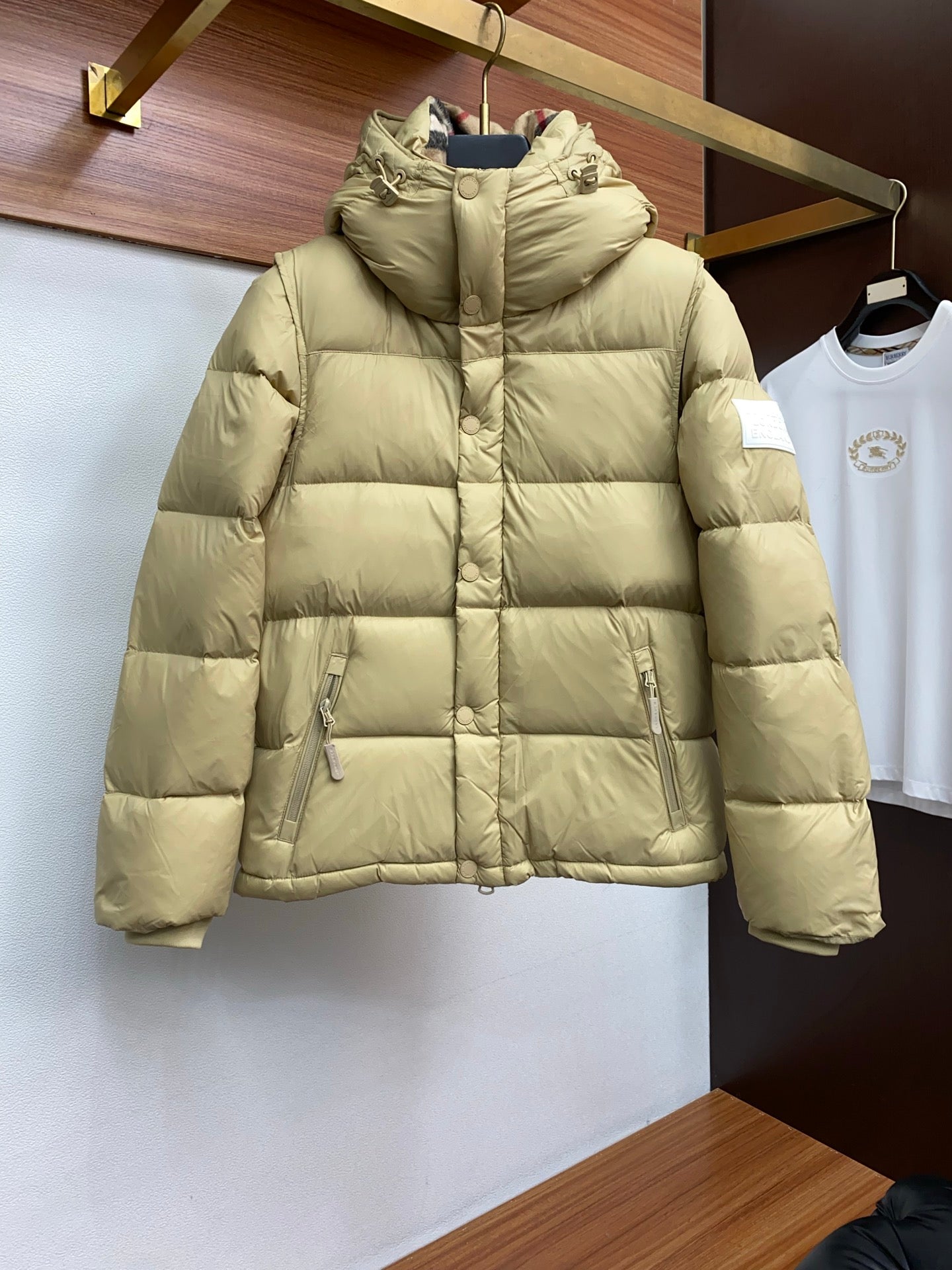 Detachable-sleeve Down jacket