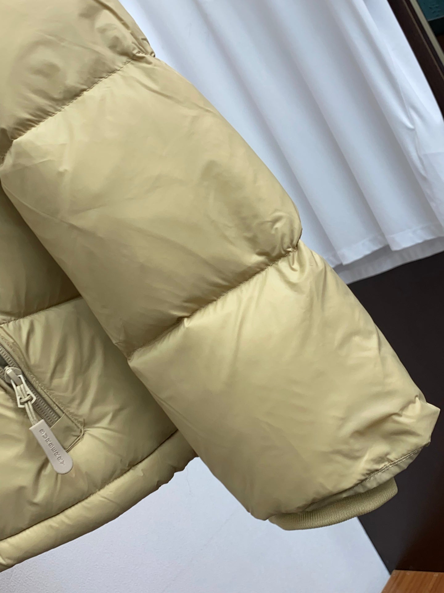 Detachable-sleeve Down jacket