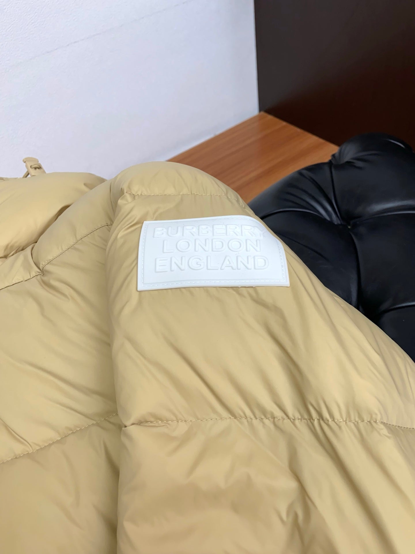 Detachable-sleeve Down jacket