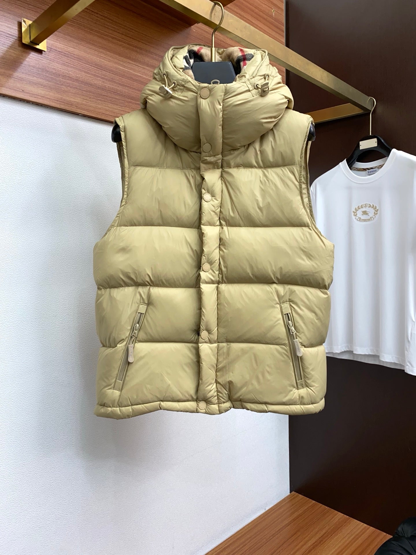 Detachable-sleeve Down jacket