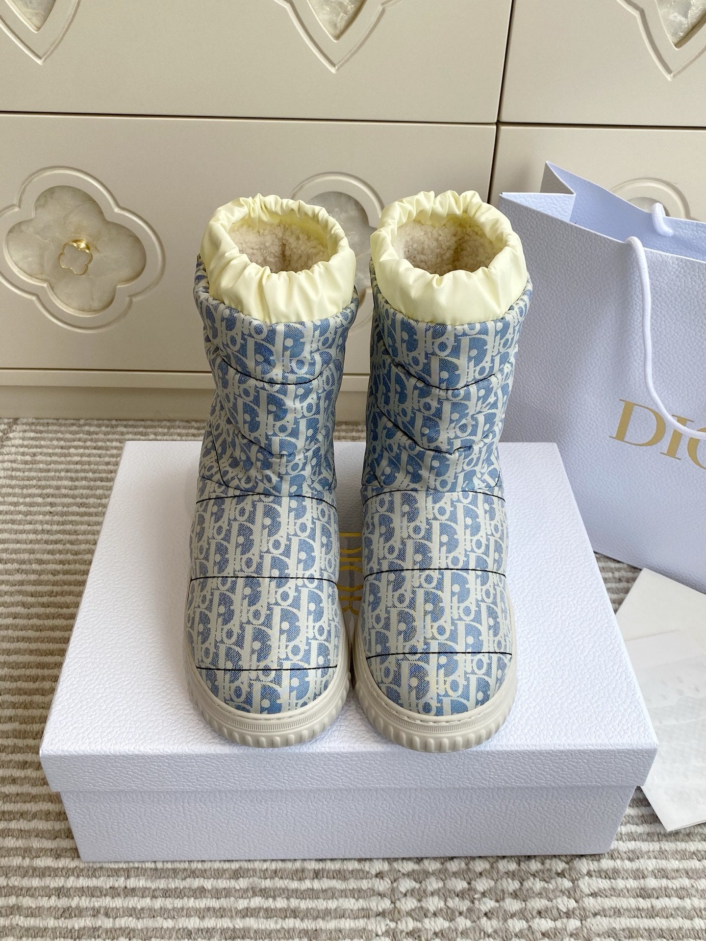 Snow Boots