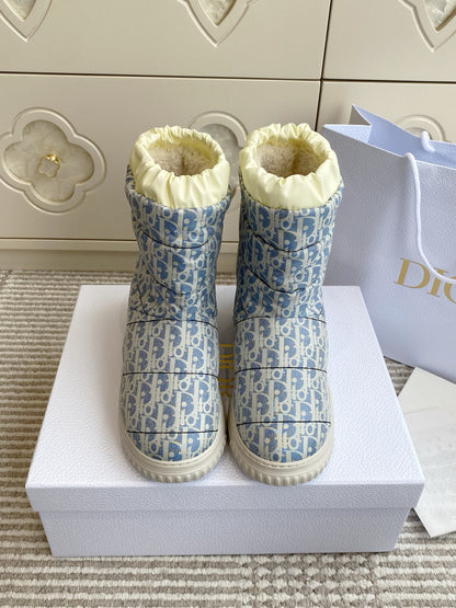 Snow Boots
