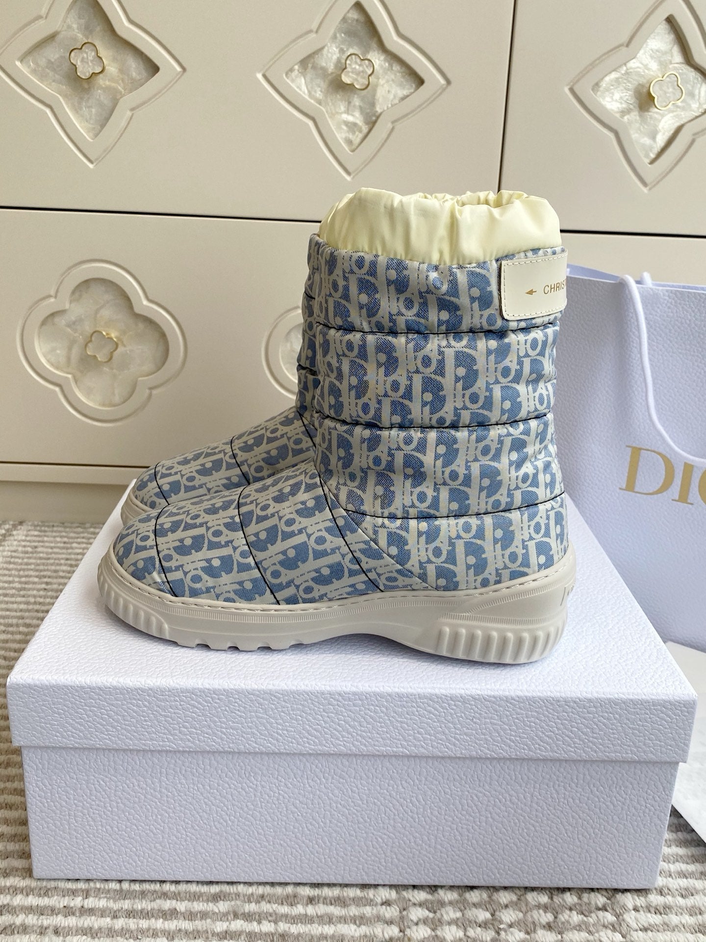 Snow Boots