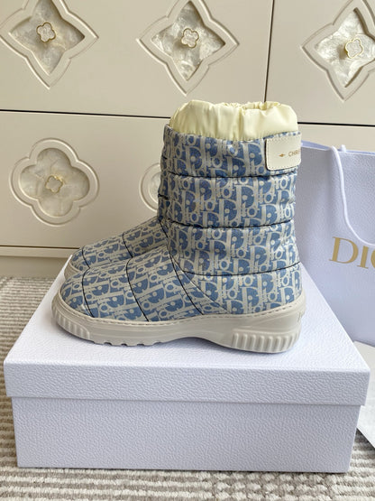 Snow Boots