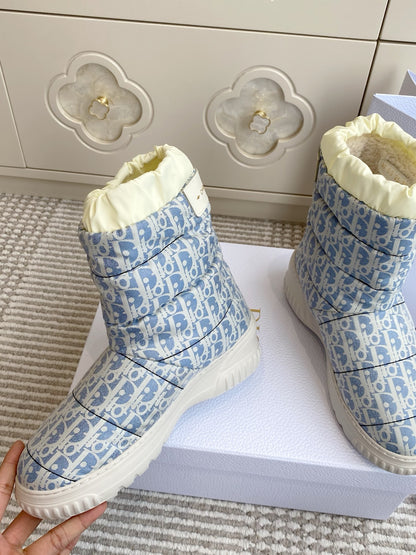 Snow Boots