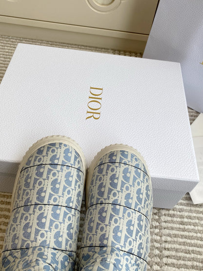Snow Boots