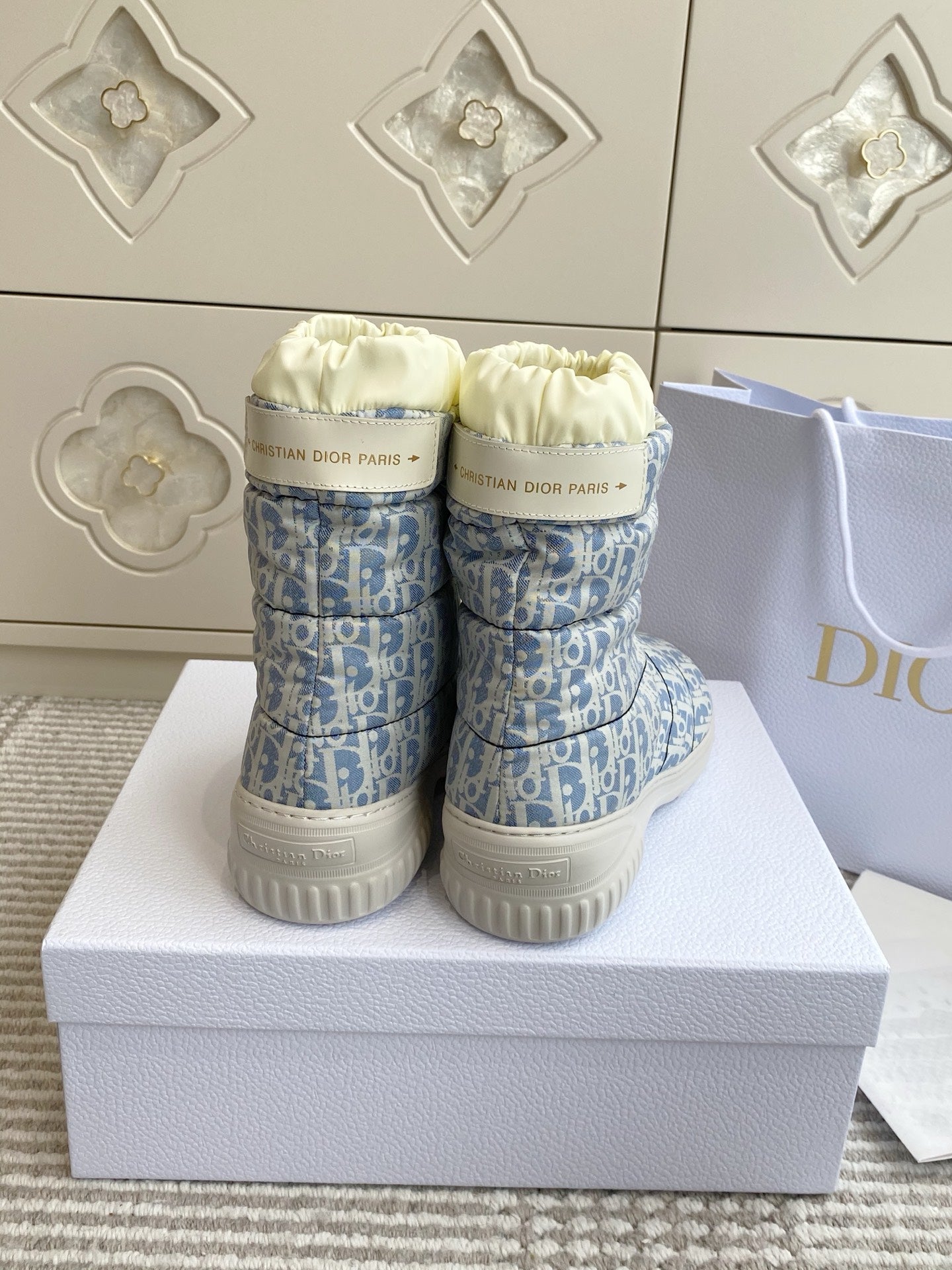 Snow Boots