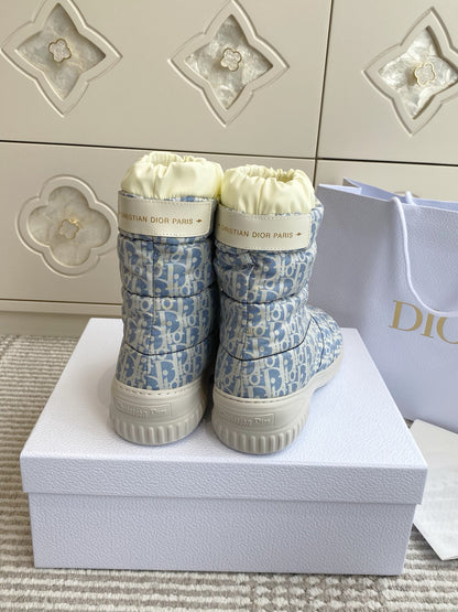 Snow Boots
