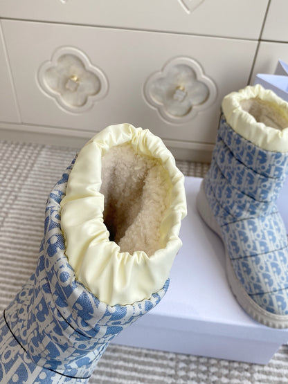 Snow Boots