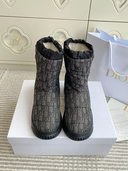 Snow Boots