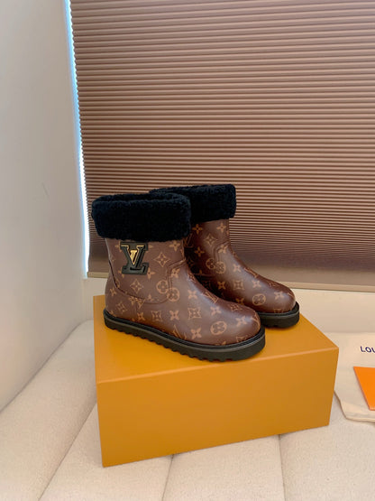 Snow Boots