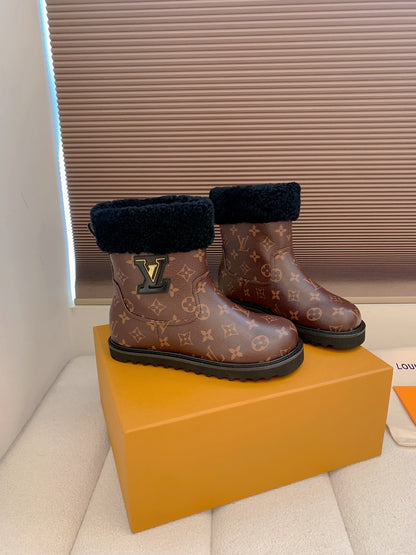 Snow Boots