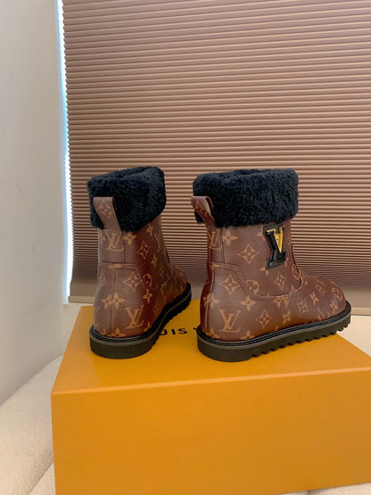 Snow Boots