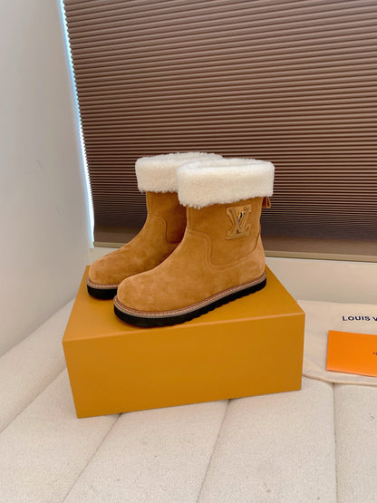 Snow Boots