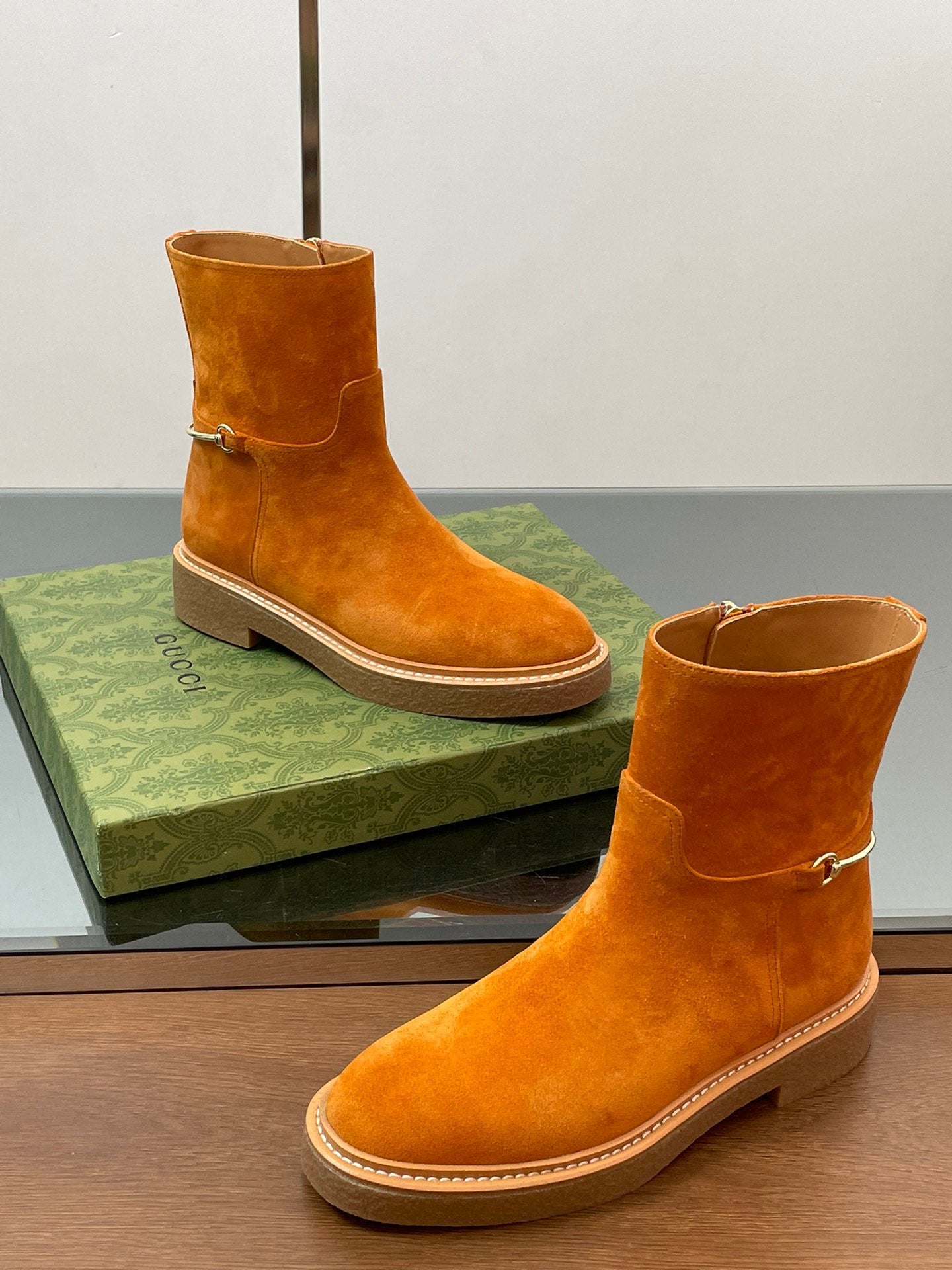 Chelsea Boots
