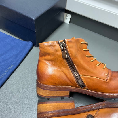 High-top leather shoes