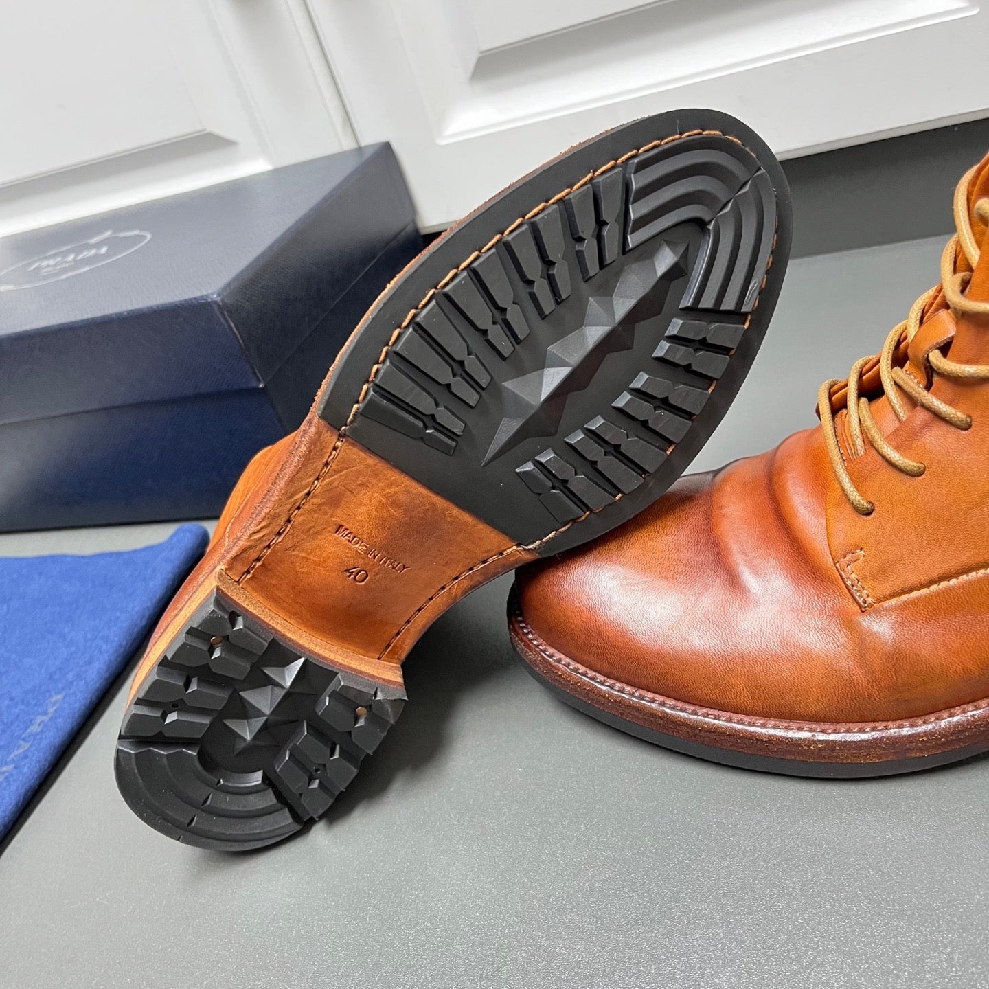 High-top leather shoes
