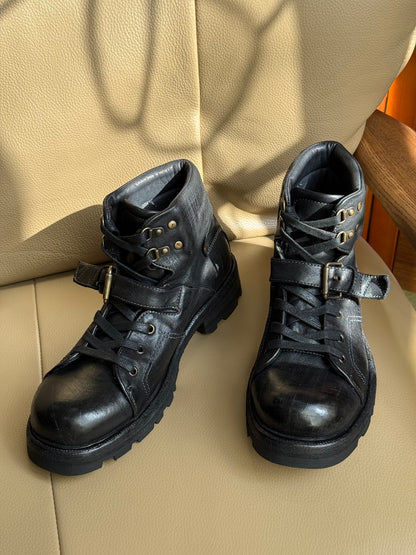High-top boots