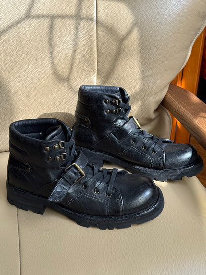 High-top boots
