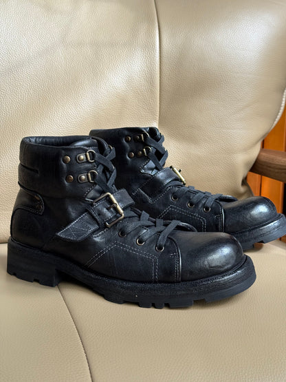 High-top boots