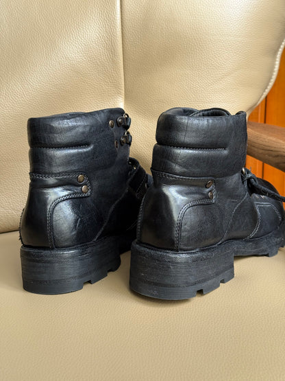 High-top boots