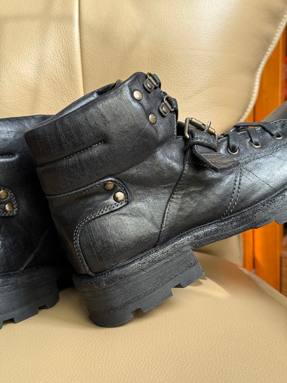 High-top boots