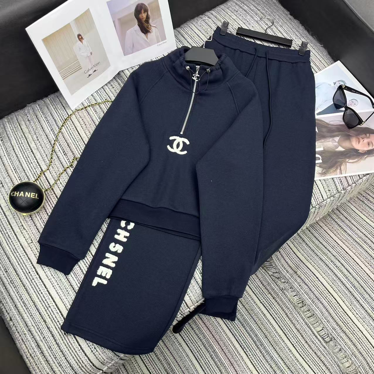 Sweatshirt+Casual pants