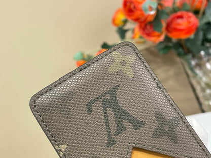 Magnetic phone card holder