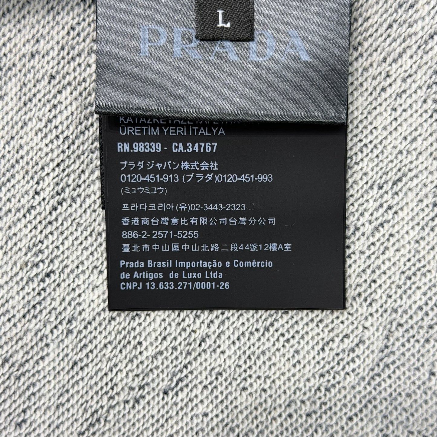 Sweatshirt