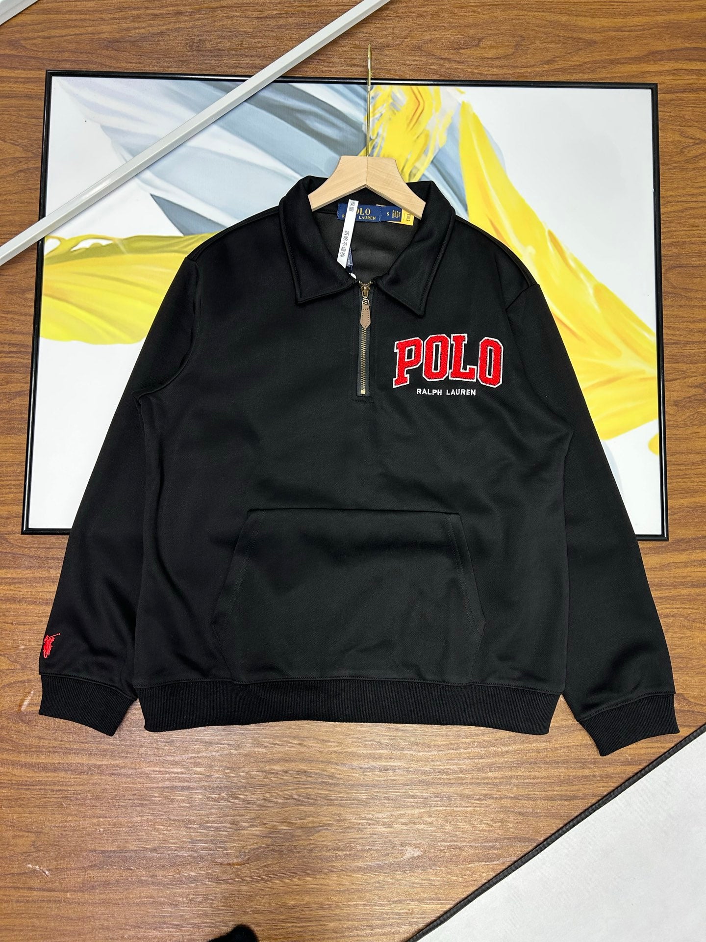 Sweatshirt