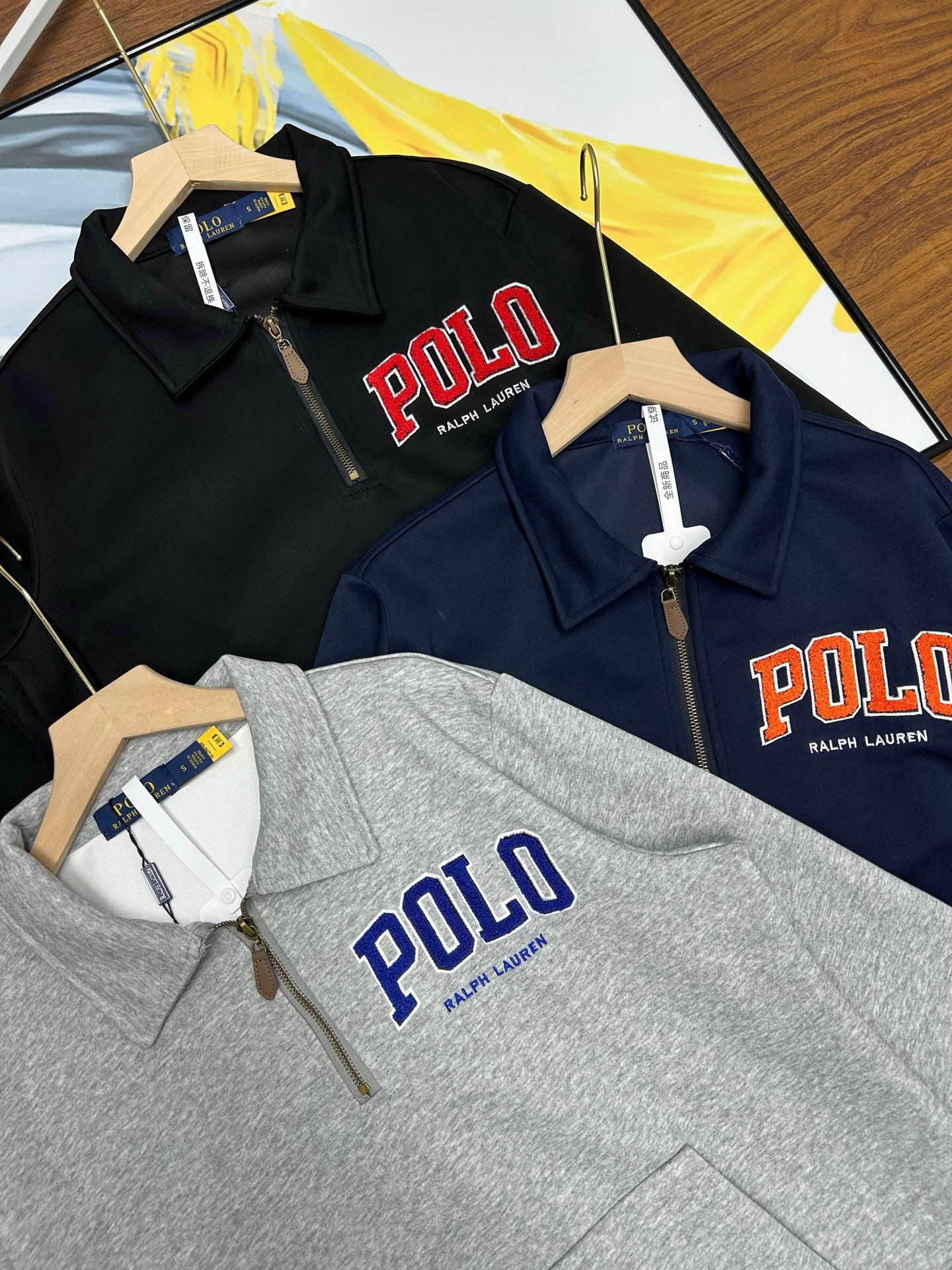 Sweatshirt