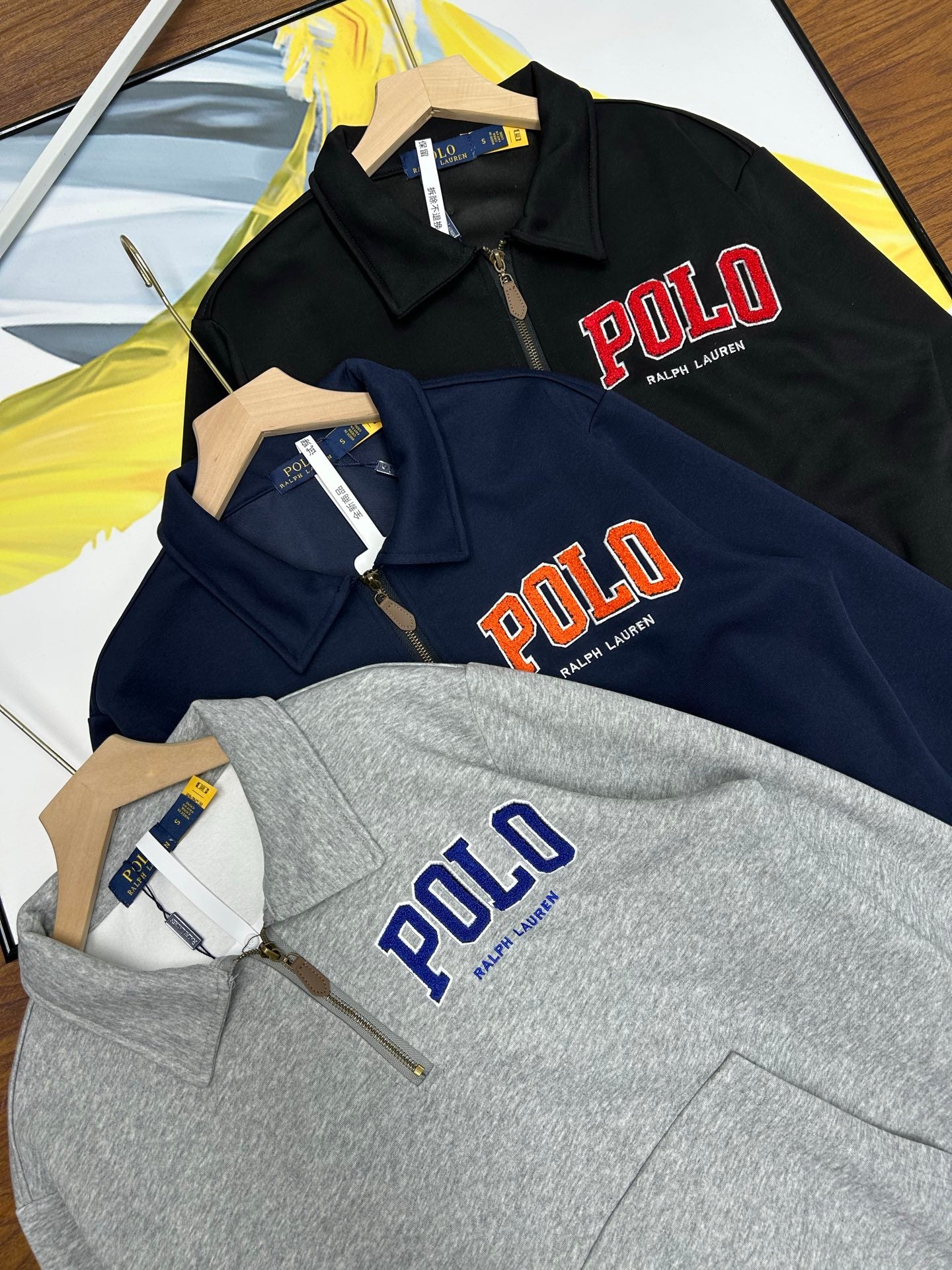 Sweatshirt
