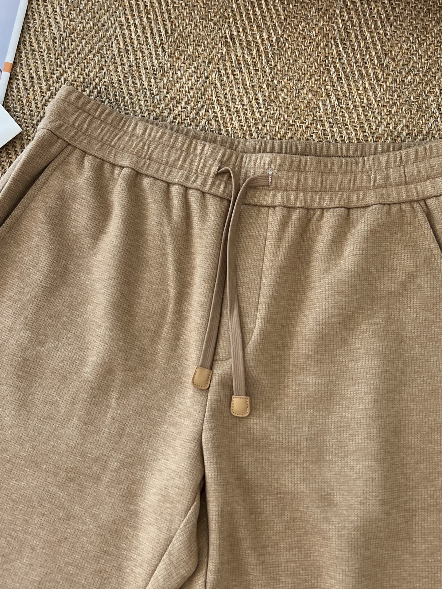 Sweatshirt + Casual pants