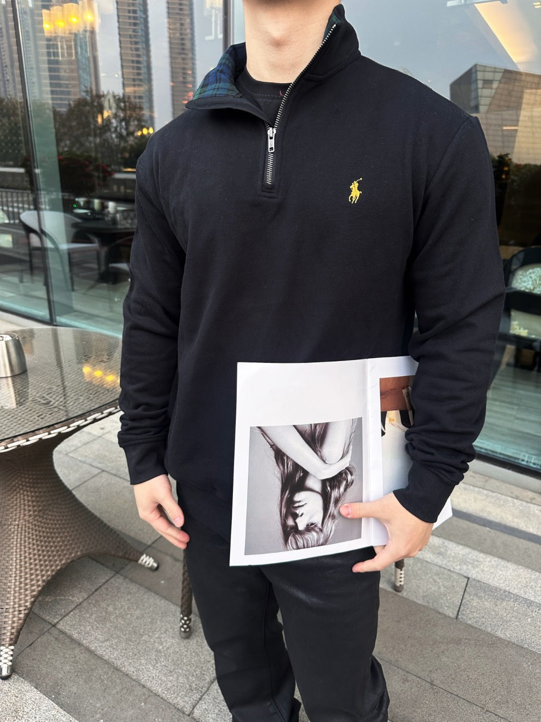 Sweatshirt