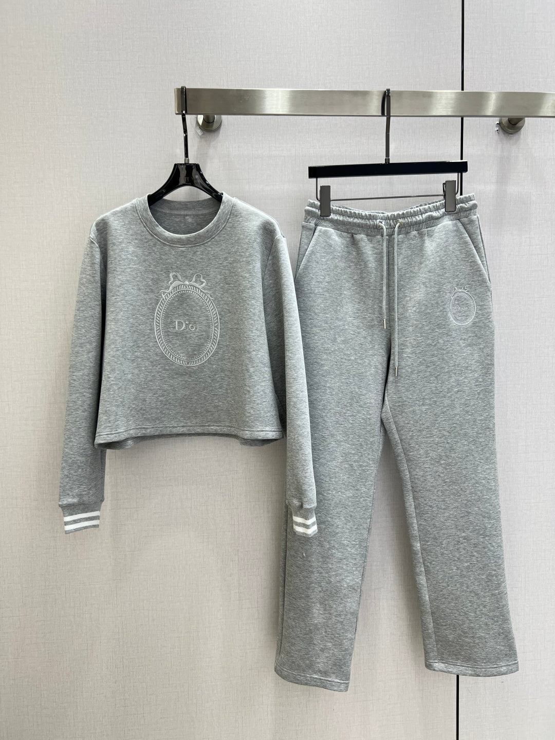 Sweatshirt + Casual pants