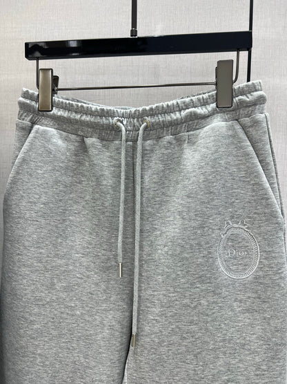 Sweatshirt + Casual pants