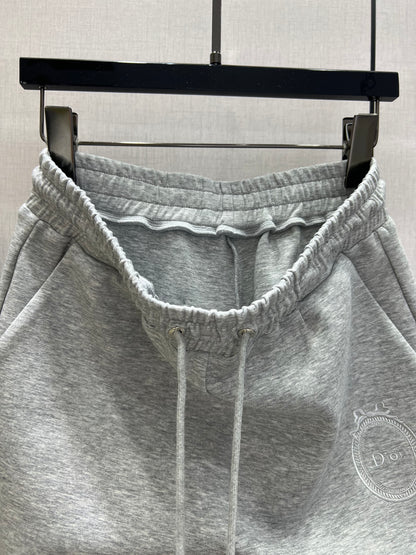 Sweatshirt + Casual pants