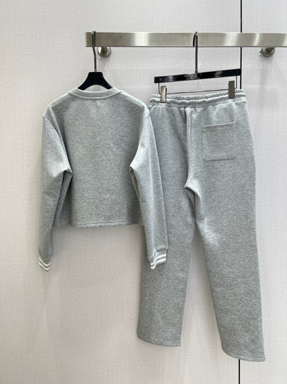 Sweatshirt + Casual pants