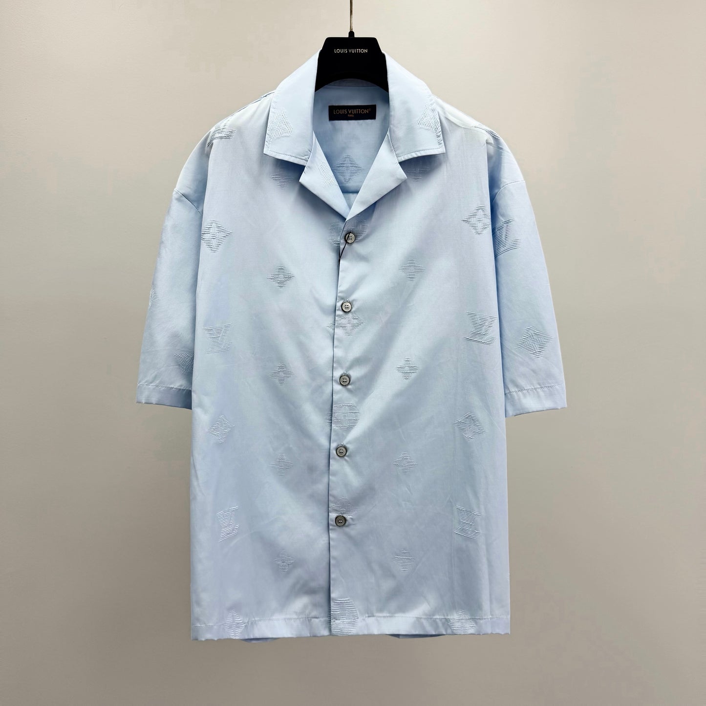 Short sleeve shirt