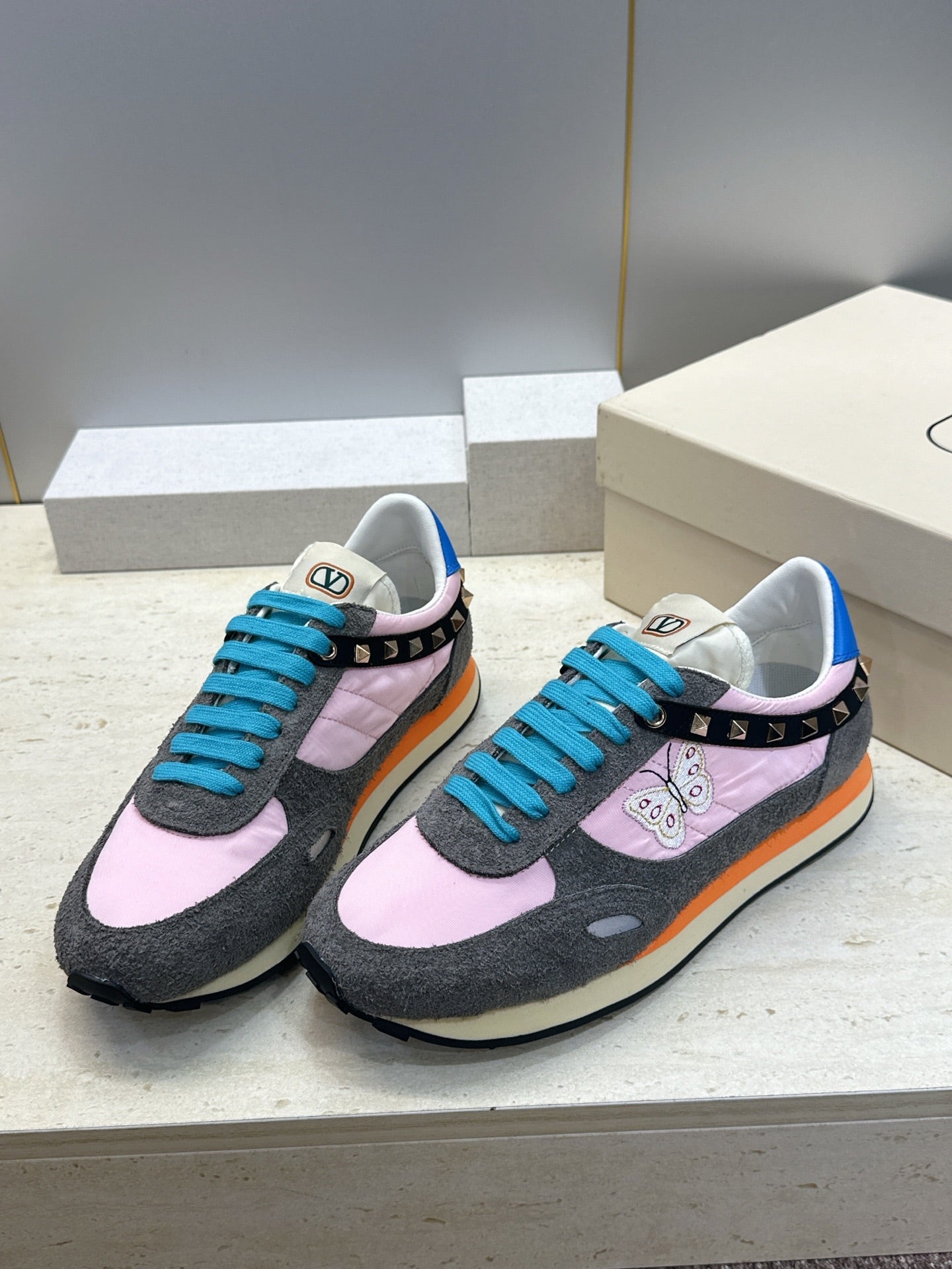 Sneakers