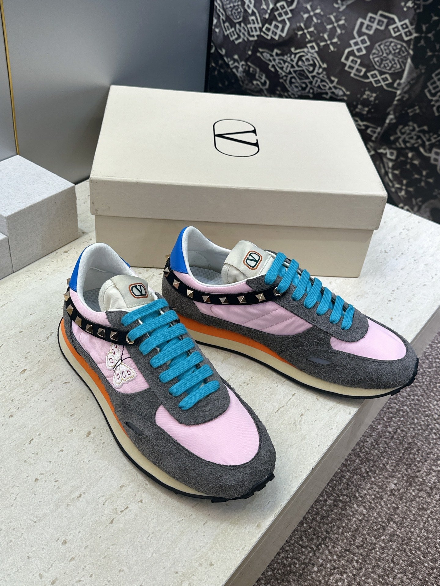 Sneakers