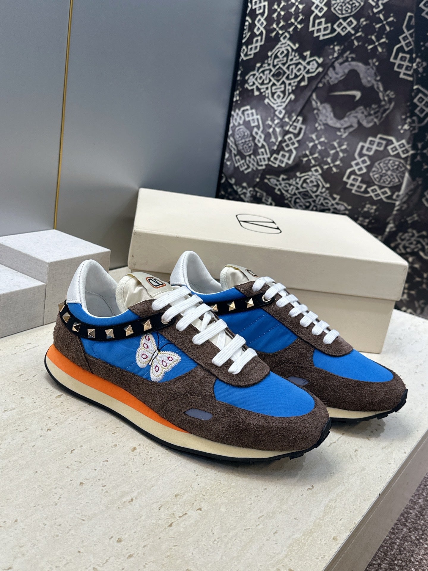 Sneakers