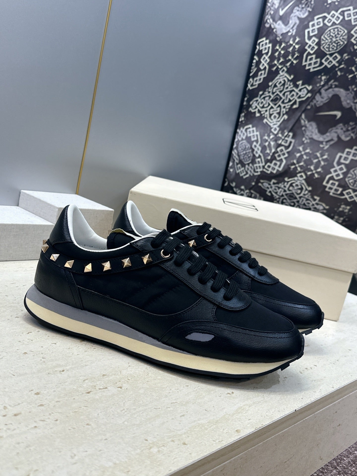 Sneakers