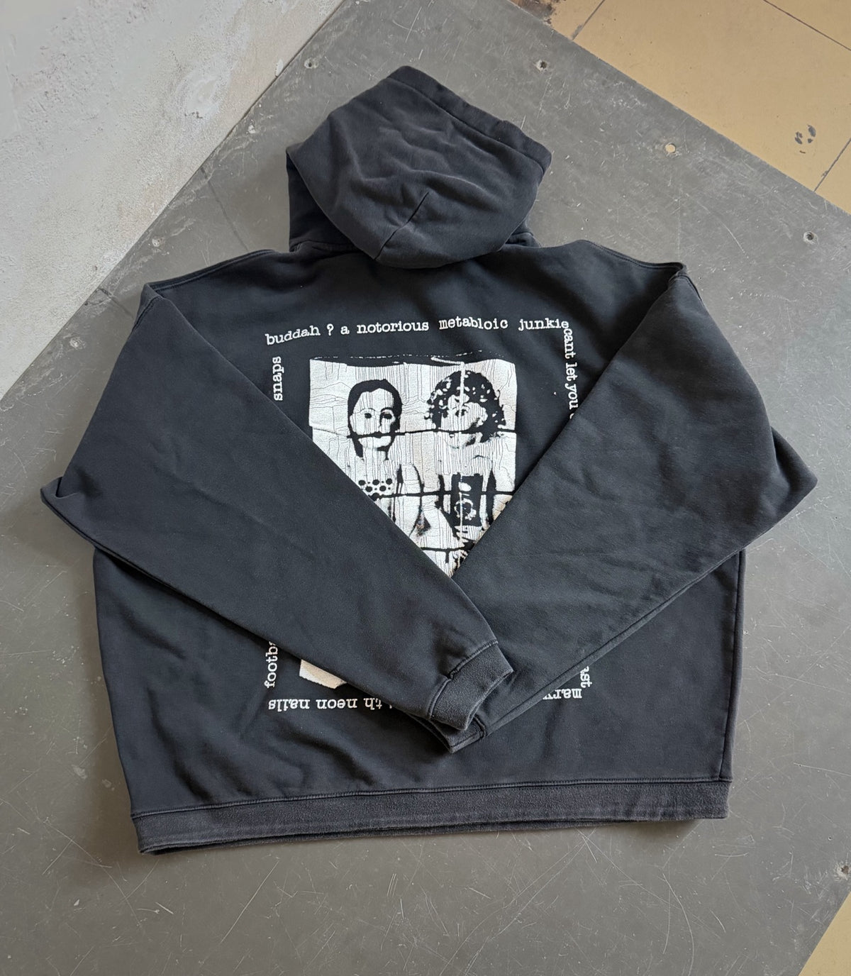 Sweatshirt